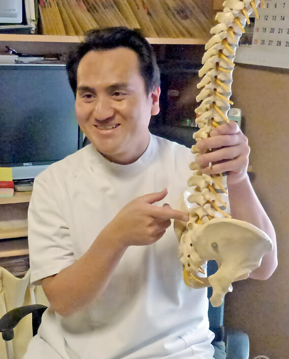 岸部カイロプラクティック　院長　高山真一